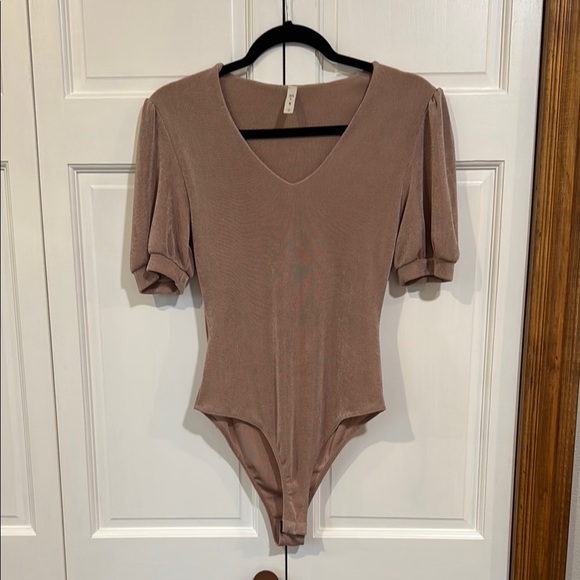 mts Tops - MTS Short Sleeve Bodysuit, Size Small